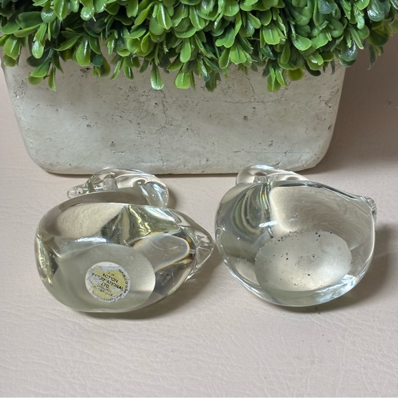 Set Action International Clear Glass Love Swans Figurines Paperweights - Picture 4 of 7